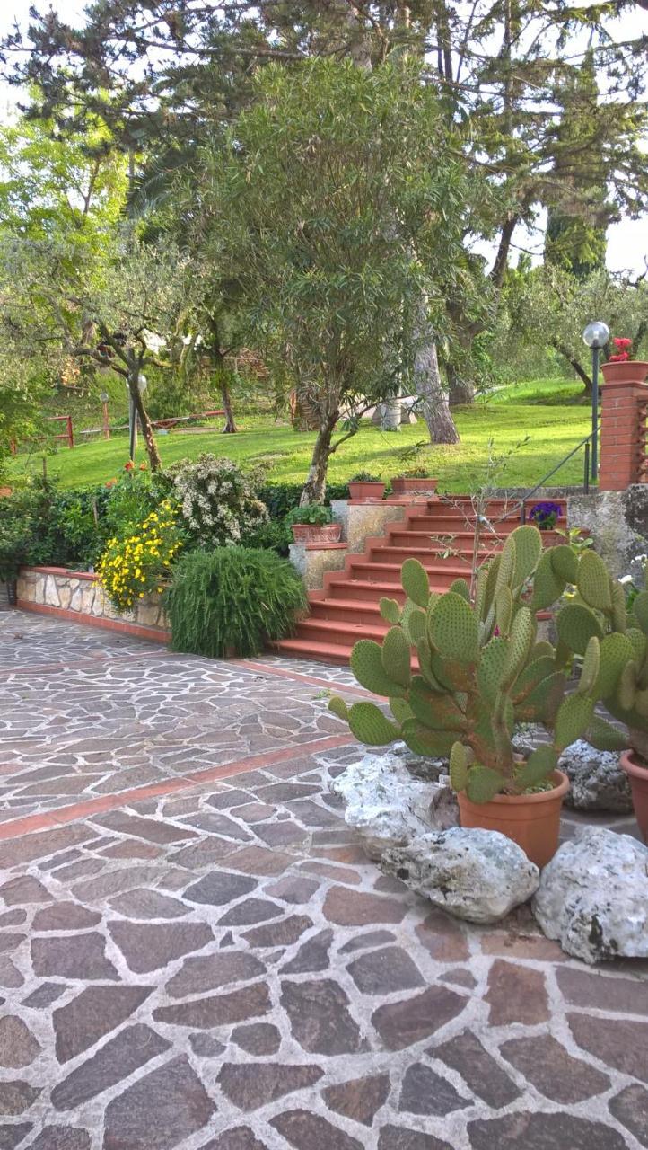 Valle Degli Ulivi Appartamento Terni Luaran gambar